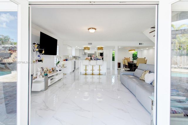 3736 SW 107th Ct, Miami, FL 33165