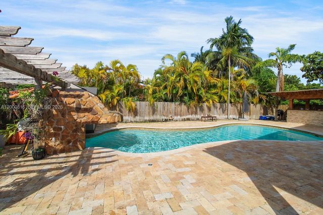 3736 SW 107th Ct, Miami, FL 33165