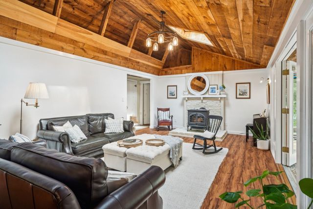 82 Fairgrounds Road, Bradford, NH 03221
