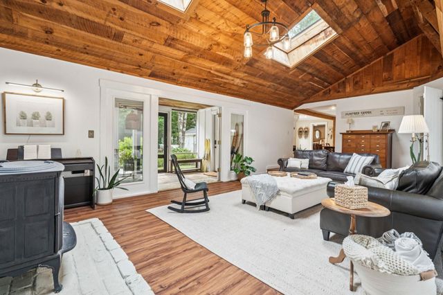82 Fairgrounds Road, Bradford, NH 03221