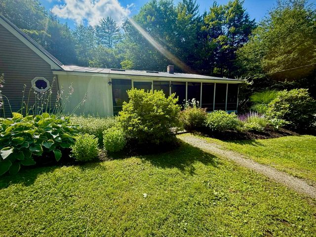82 Fairgrounds Road, Bradford, NH 03221