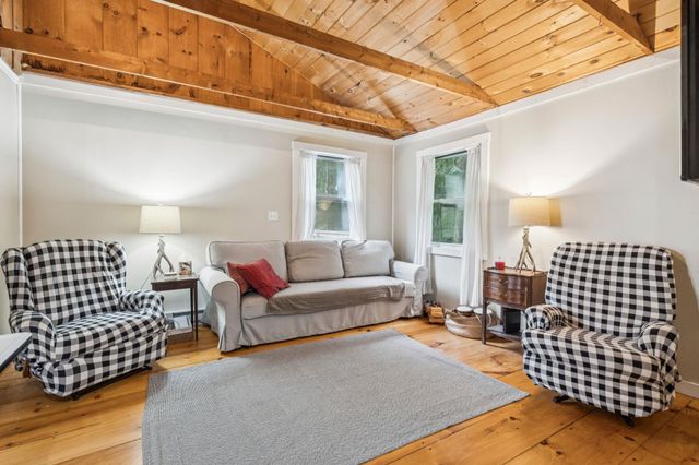 82 Fairgrounds Road, Bradford, NH 03221