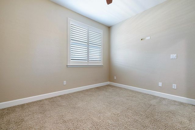 1135 N Whittier Avenue, Clovis, CA 93611