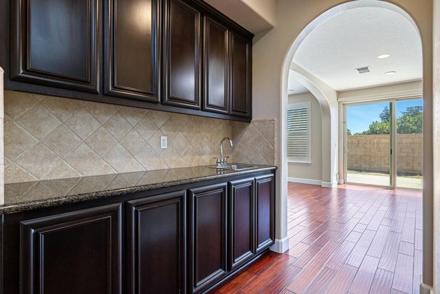 1135 N Whittier Avenue, Clovis, CA 93611