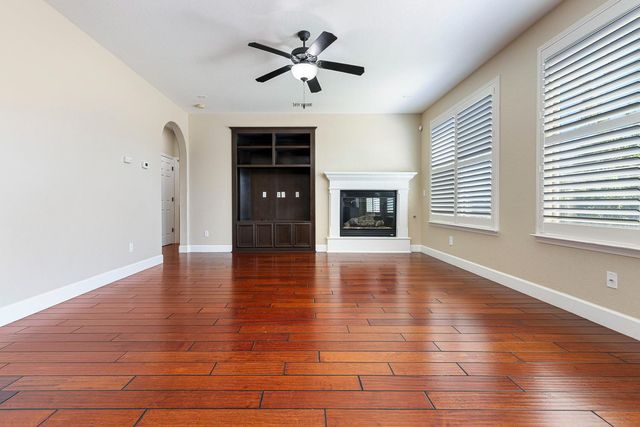 1135 N Whittier Avenue, Clovis, CA 93611