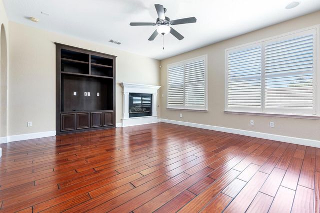 1135 N Whittier Avenue, Clovis, CA 93611
