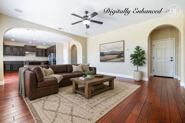 1135 N Whittier Avenue, Clovis, CA 93611