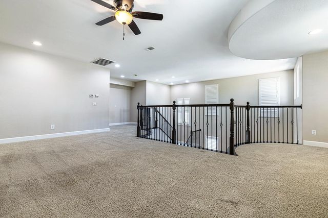 1135 N Whittier Avenue, Clovis, CA 93611