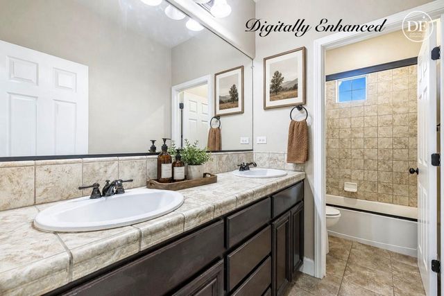 1135 N Whittier Avenue, Clovis, CA 93611