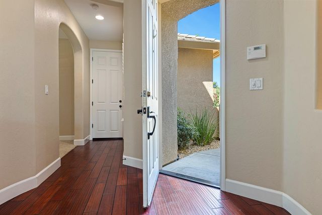 1135 N Whittier Avenue, Clovis, CA 93611