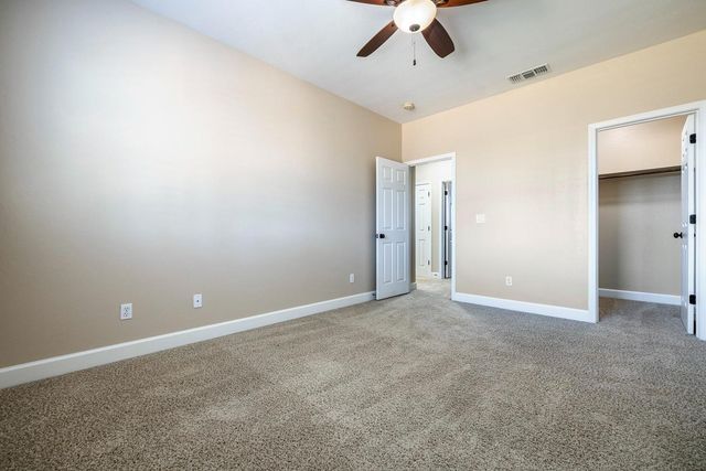 1135 N Whittier Avenue, Clovis, CA 93611