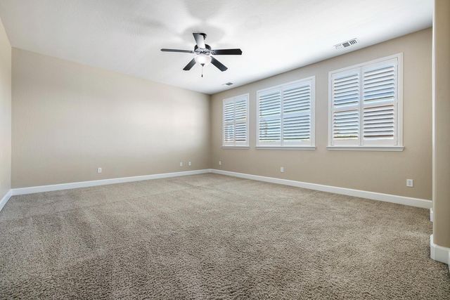 1135 N Whittier Avenue, Clovis, CA 93611