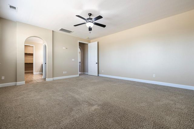 1135 N Whittier Avenue, Clovis, CA 93611