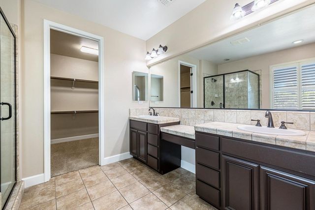 1135 N Whittier Avenue, Clovis, CA 93611