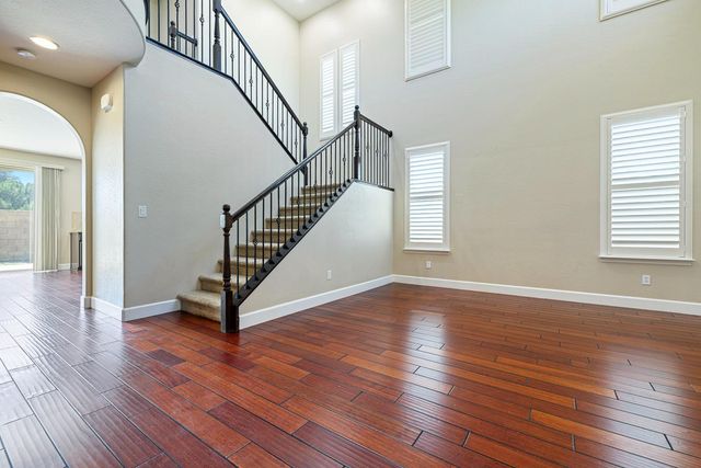 1135 N Whittier Avenue, Clovis, CA 93611