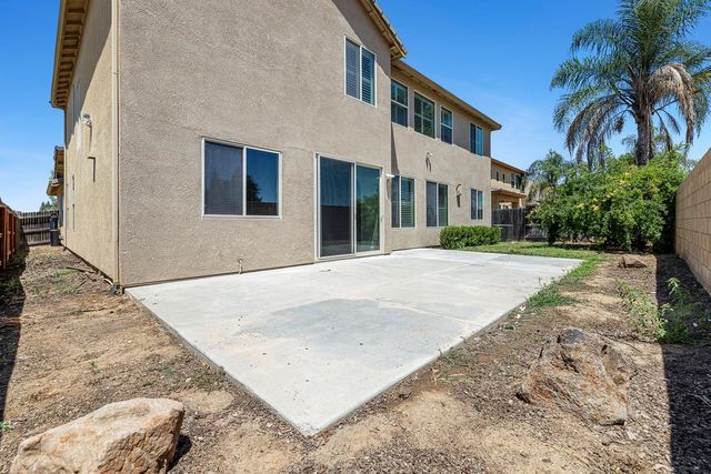 1135 N Whittier Avenue, Clovis, CA 93611