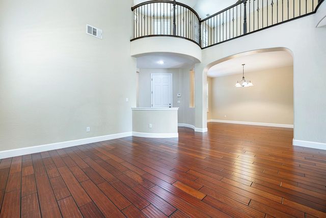 1135 N Whittier Avenue, Clovis, CA 93611
