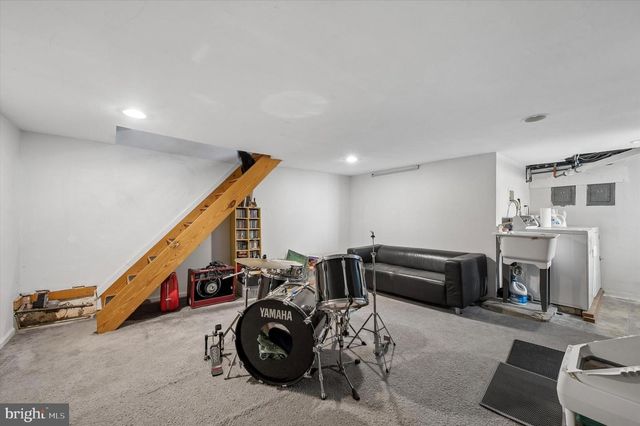 1735 W MOYAMENSING AVE, Philadelphia, PA 19145