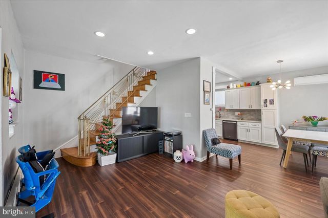 1735 W MOYAMENSING AVE, Philadelphia, PA 19145