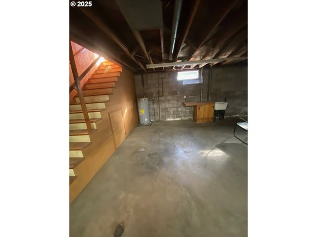 70897 HIGHWAY 101, North Bend, OR 97459