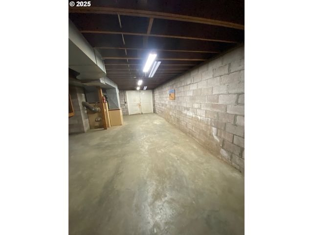 70897 HIGHWAY 101, North Bend, OR 97459