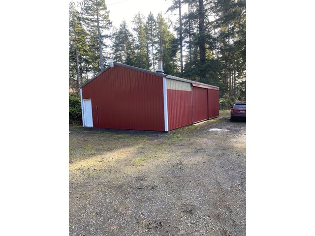 70897 HIGHWAY 101, North Bend, OR 97459