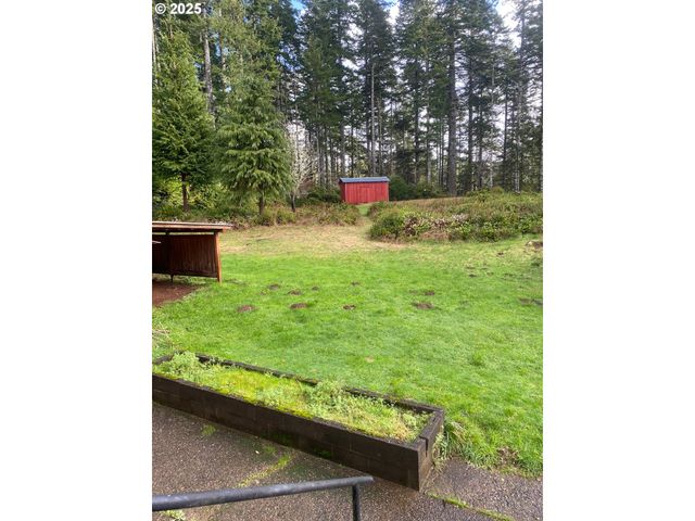 70897 HIGHWAY 101, North Bend, OR 97459