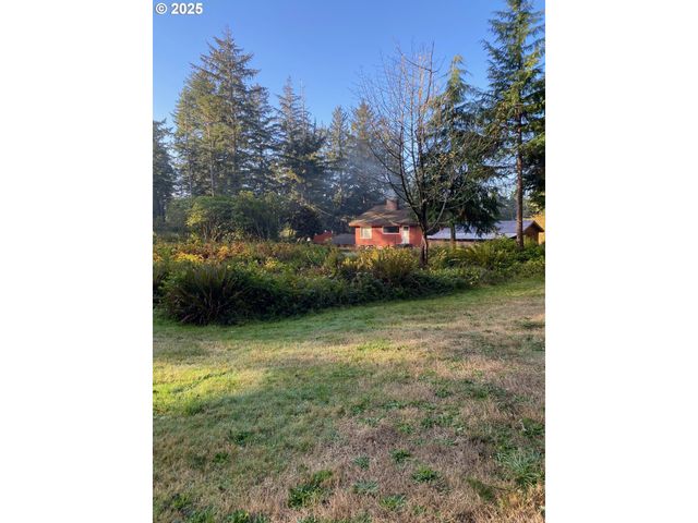 70897 HIGHWAY 101, North Bend, OR 97459
