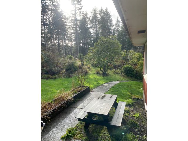 70897 HIGHWAY 101, North Bend, OR 97459
