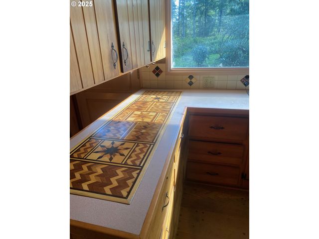 70897 HIGHWAY 101, North Bend, OR 97459