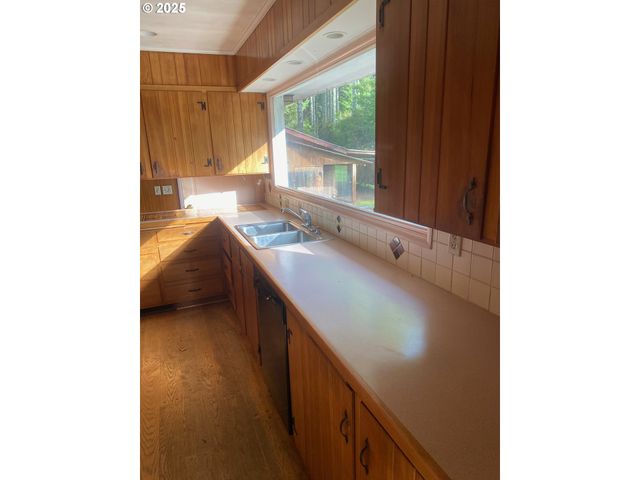 70897 HIGHWAY 101, North Bend, OR 97459