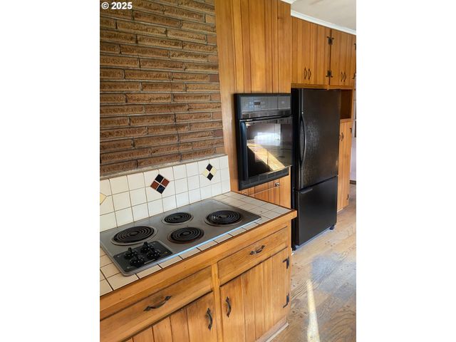 70897 HIGHWAY 101, North Bend, OR 97459