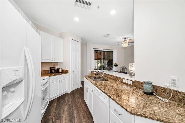 1360 Sweetwater CV 102, Naples, FL 34110