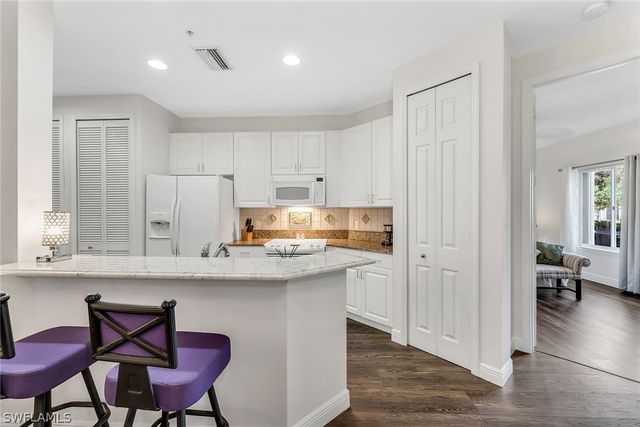 1360 Sweetwater CV 102, Naples, FL 34110