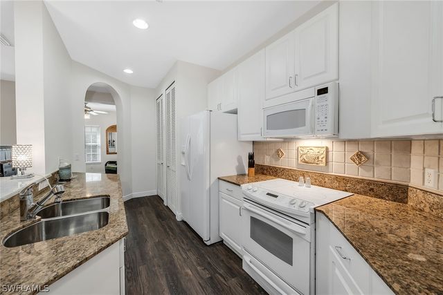 1360 Sweetwater CV 102, Naples, FL 34110