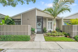 573 Woodgate Cir, Fort Lauderdale, FL 33326