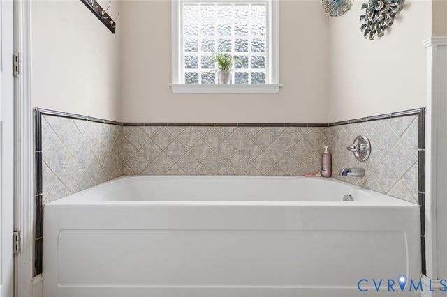 9433 Robin Rd, Disputanta, VA 23842