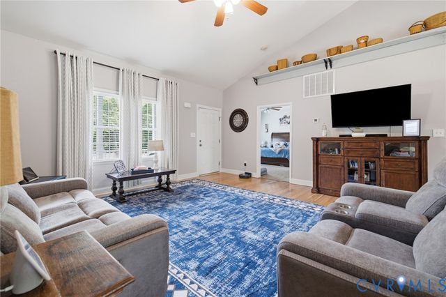 9433 Robin Rd, Disputanta, VA 23842
