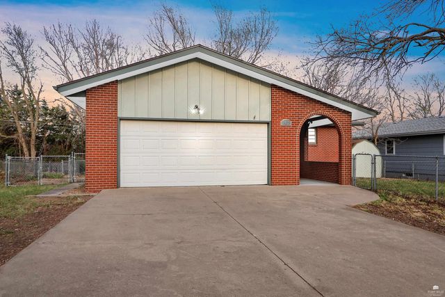 1417 Cypress Court, Junction City, KS 66441