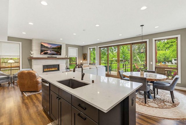 34215 Venice Park ROAD, Delafield, WI 53018