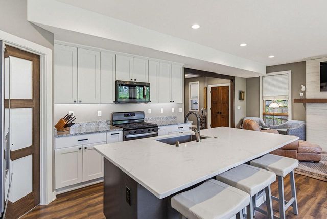 34215 Venice Park ROAD, Delafield, WI 53018