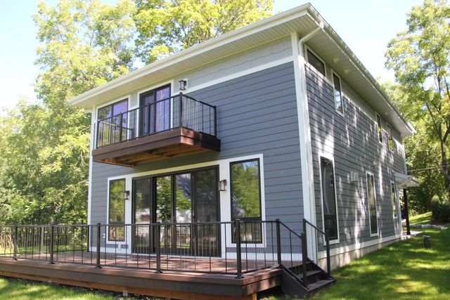 34215 Venice Park ROAD, Delafield, WI 53018