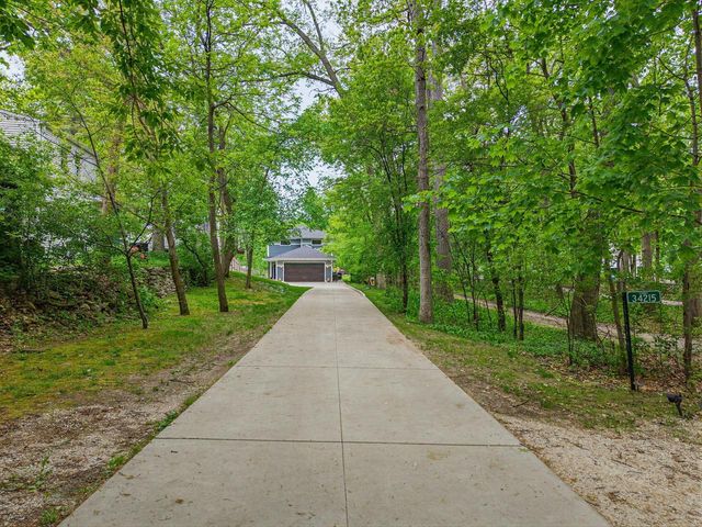 34215 Venice Park ROAD, Delafield, WI 53018