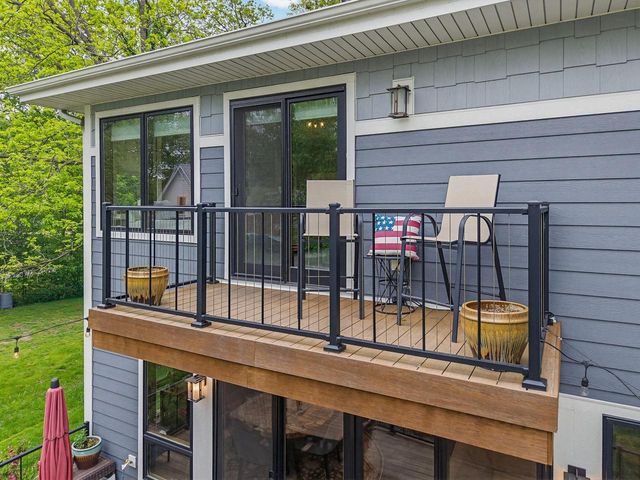34215 Venice Park ROAD, Delafield, WI 53018