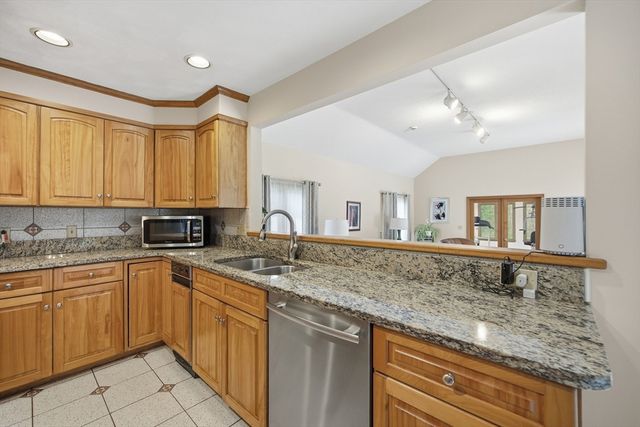 5 Powers Rd, Andover, MA 01810