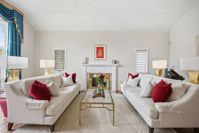 5 Powers Rd, Andover, MA 01810