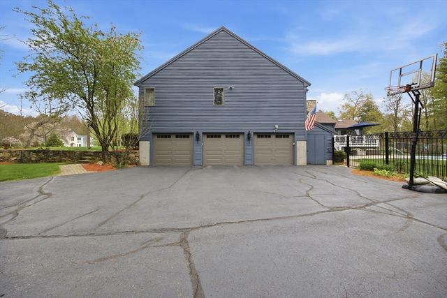 5 Powers Rd, Andover, MA 01810
