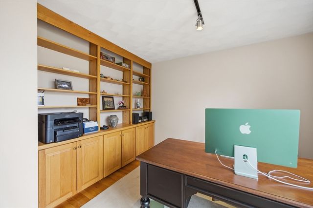 5 Powers Rd, Andover, MA 01810