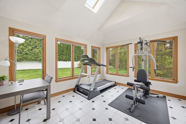 5 Powers Rd, Andover, MA 01810