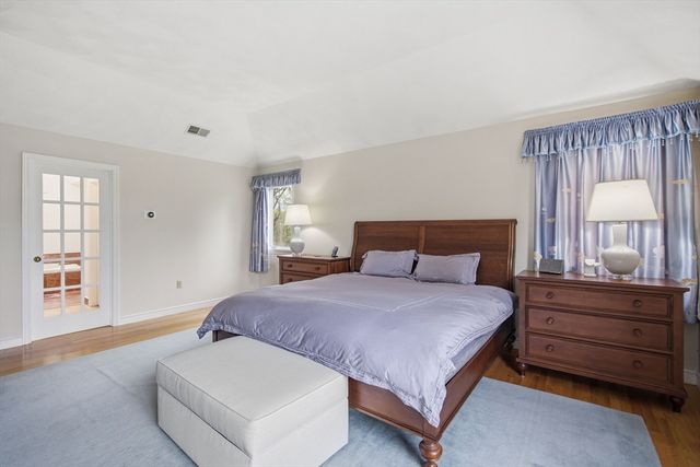 5 Powers Rd, Andover, MA 01810